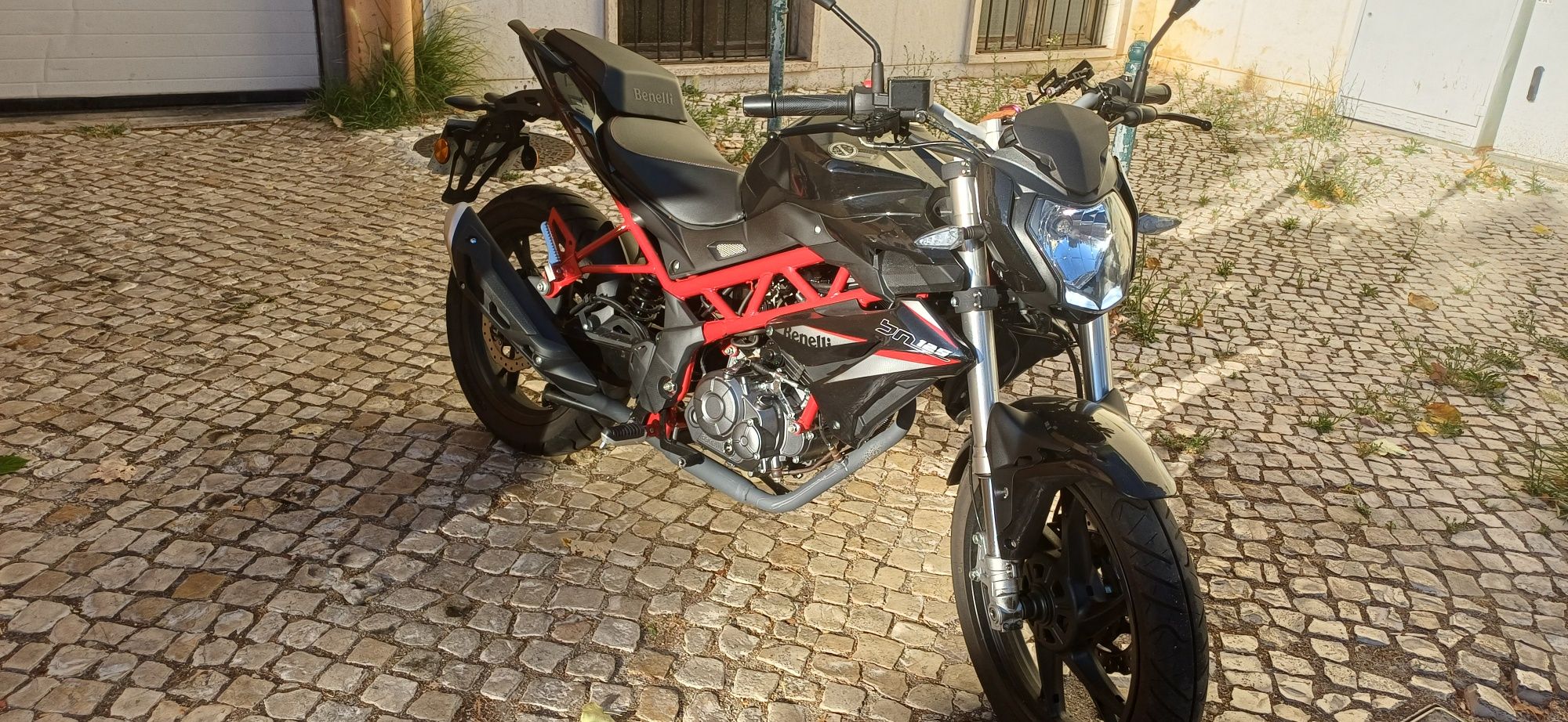 Mota Benelli BN125
