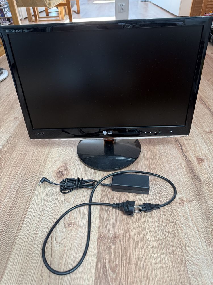 FLATRON IPS226V - PN 21 cale
