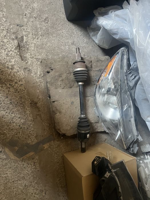 Продам полуоси передние левые атмосфера и турбо вал задний левый правы