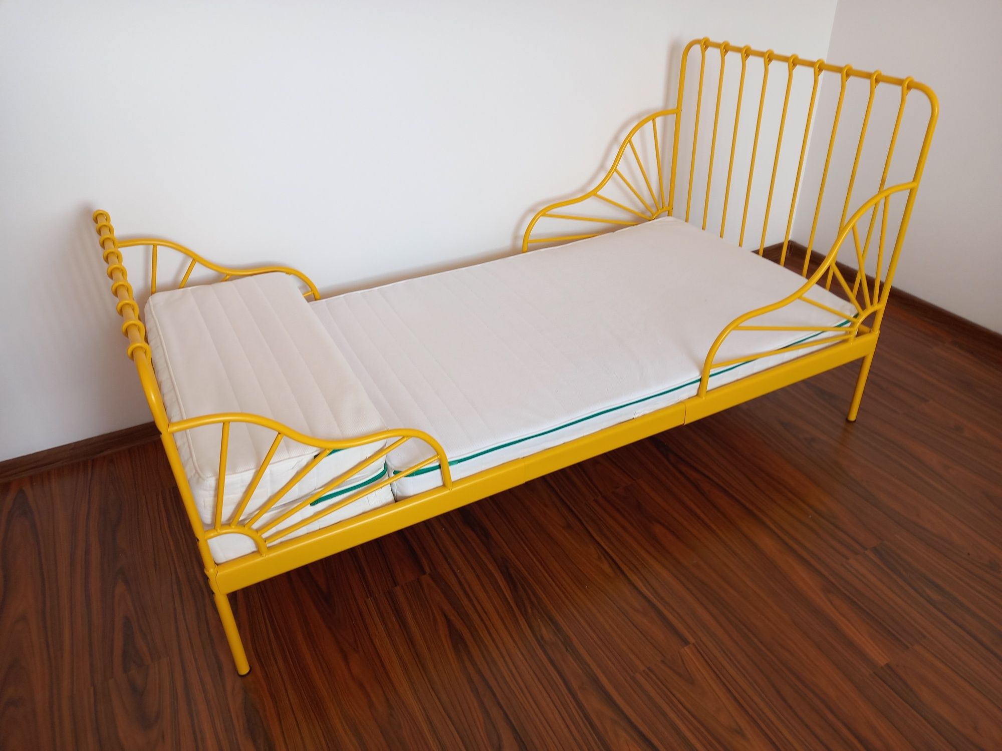 Minnen rozsuwana rama łóżka 80x200 żółta wraz z materacem