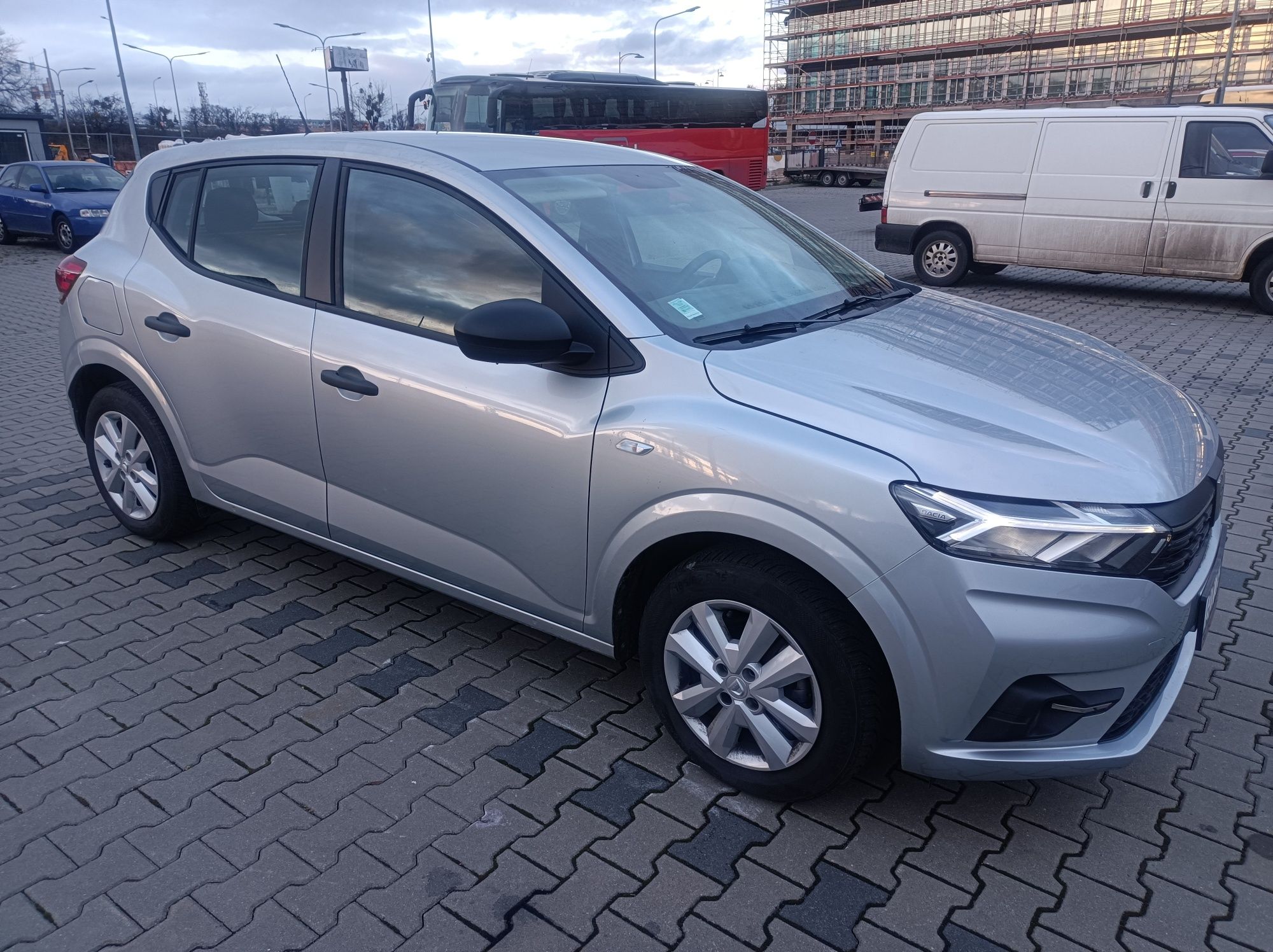 Wynajem Nowa Dacia Sandero LPG LED 100KM Wypożyczalnia samochodów