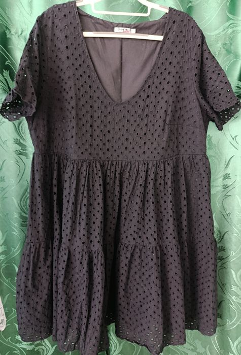 Жіночі сукні у гарному стані