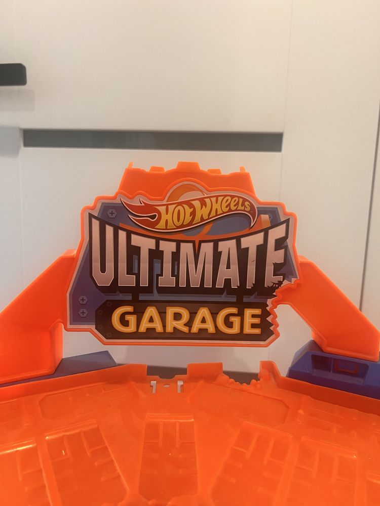 Sprzedam Tor hot wheels Ultimate Garage