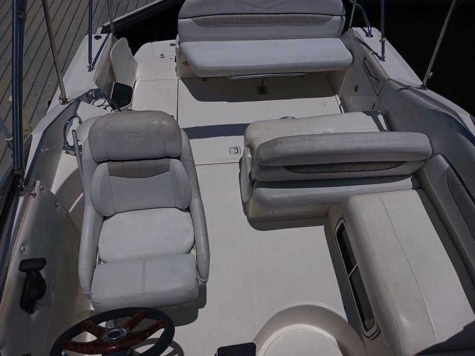 Motorówka 04r Regal 2760 Commodore z przyczepą – komfortowy cruiser!