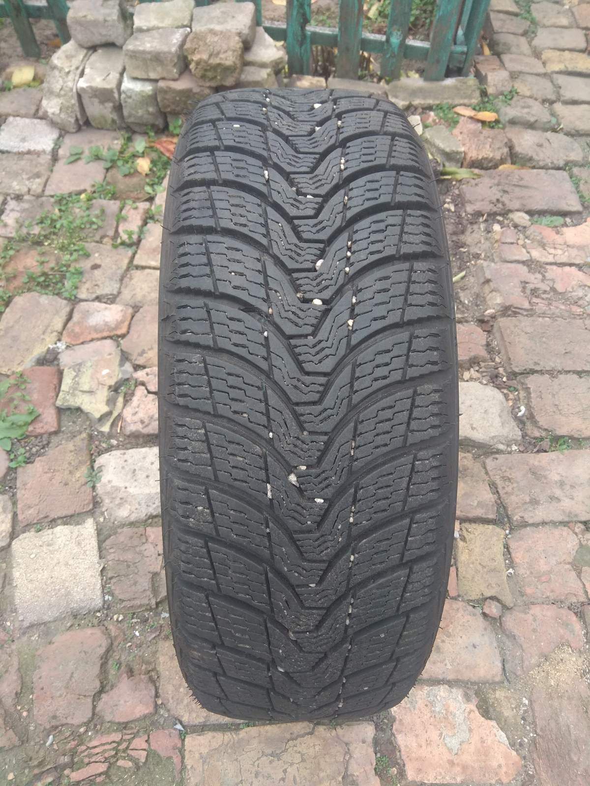 Продам резину 205/55/R16