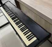 Piano Roland RD 100