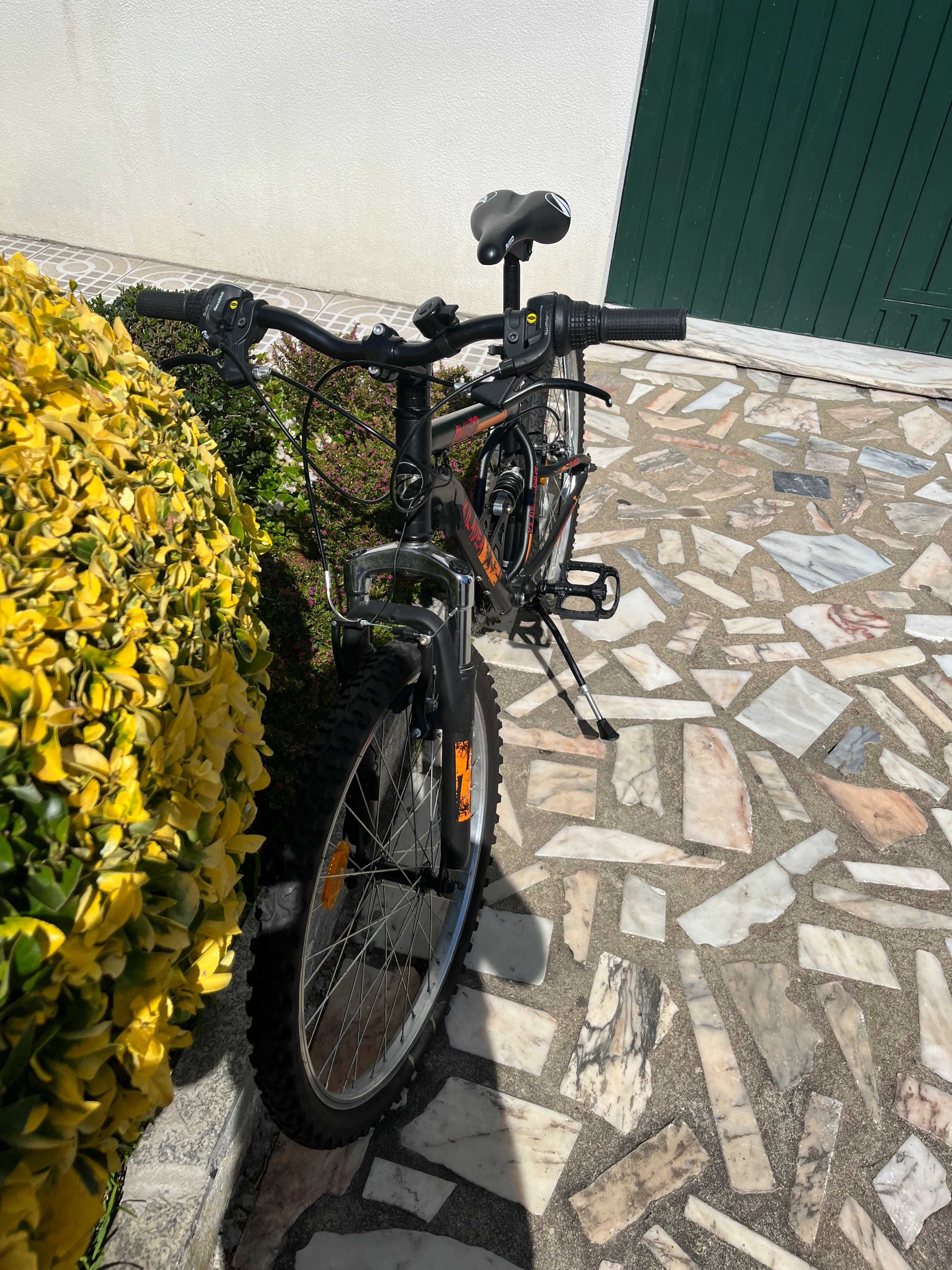 bicicleta usada em bom estado