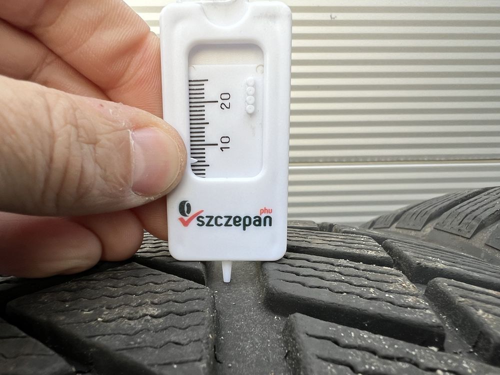 Opony zimowe 285/40r21 komplet vredestein