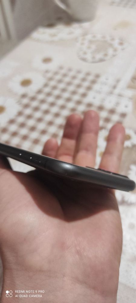 iPhone 11 в хорошем состоянии