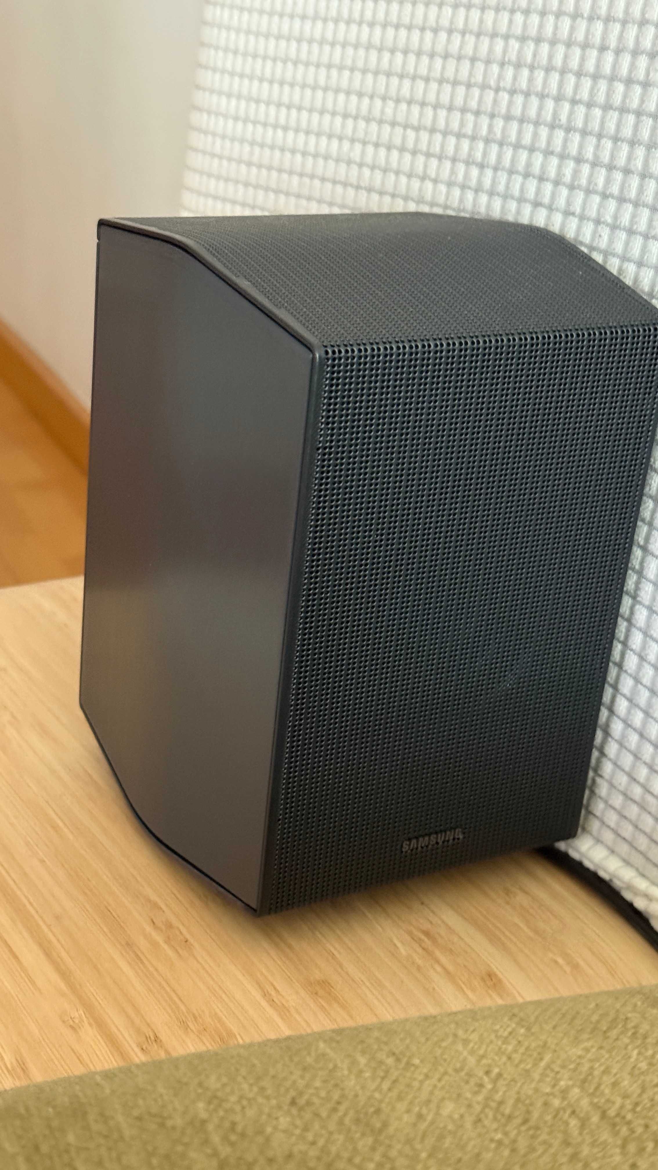 Samsung Q-930D soundbar with Subwoofer and satellite speakers