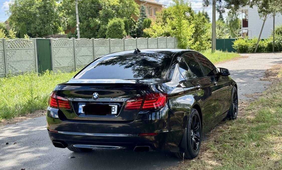 BMW 550i 2011 рік