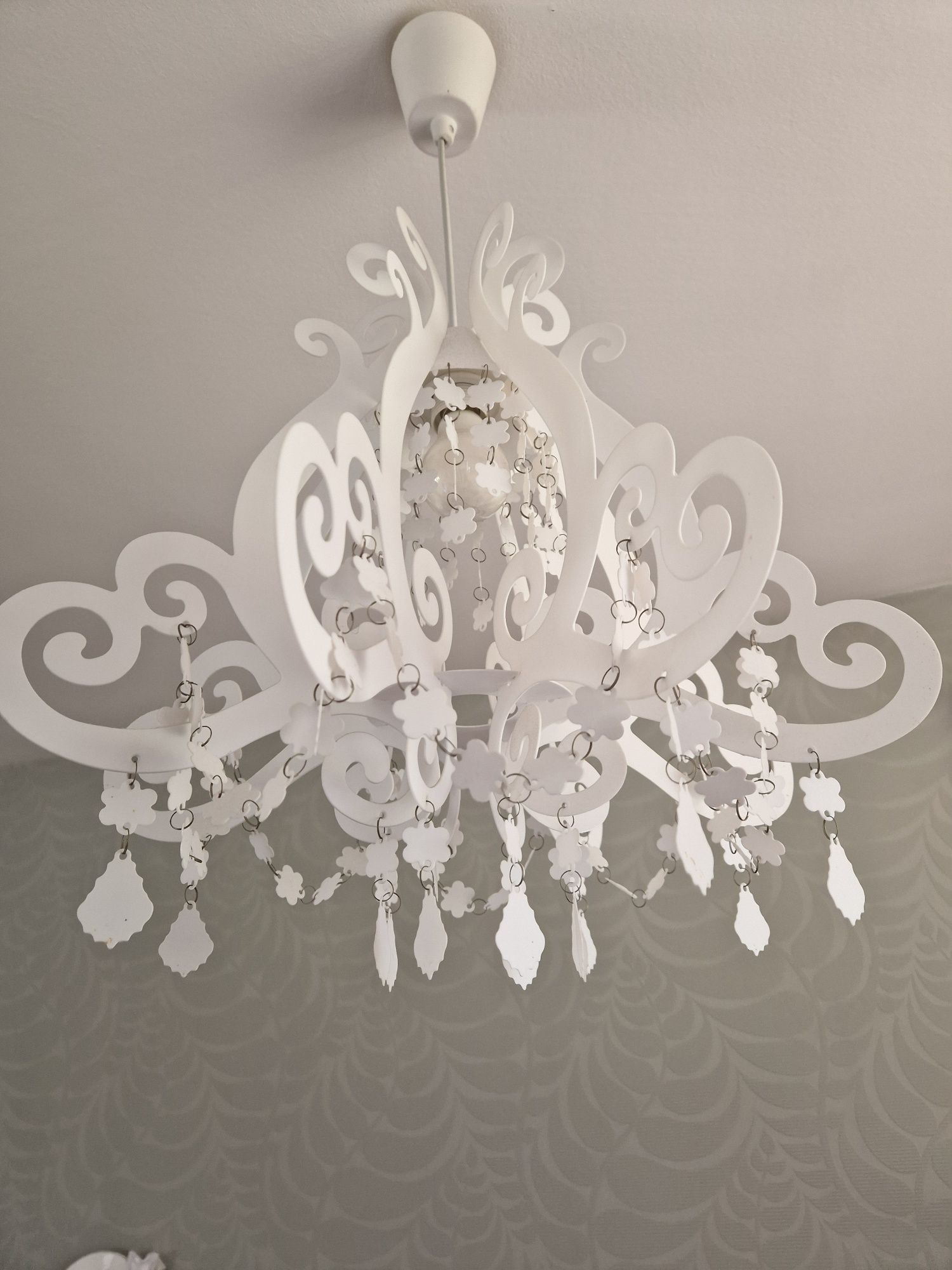 Lampa do pokoju dla dziewczynki