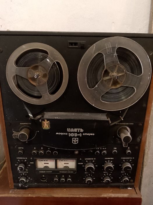 Продам магнитофон Илеть