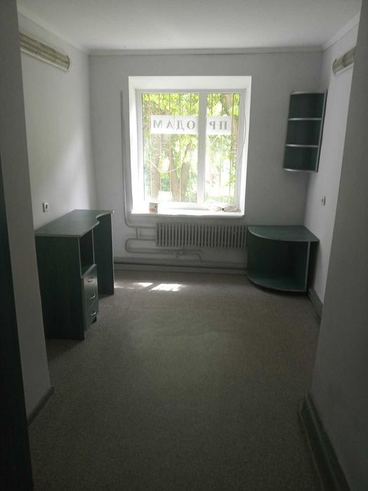 2 кімнатна квартира на Виставці. 50м.кв.