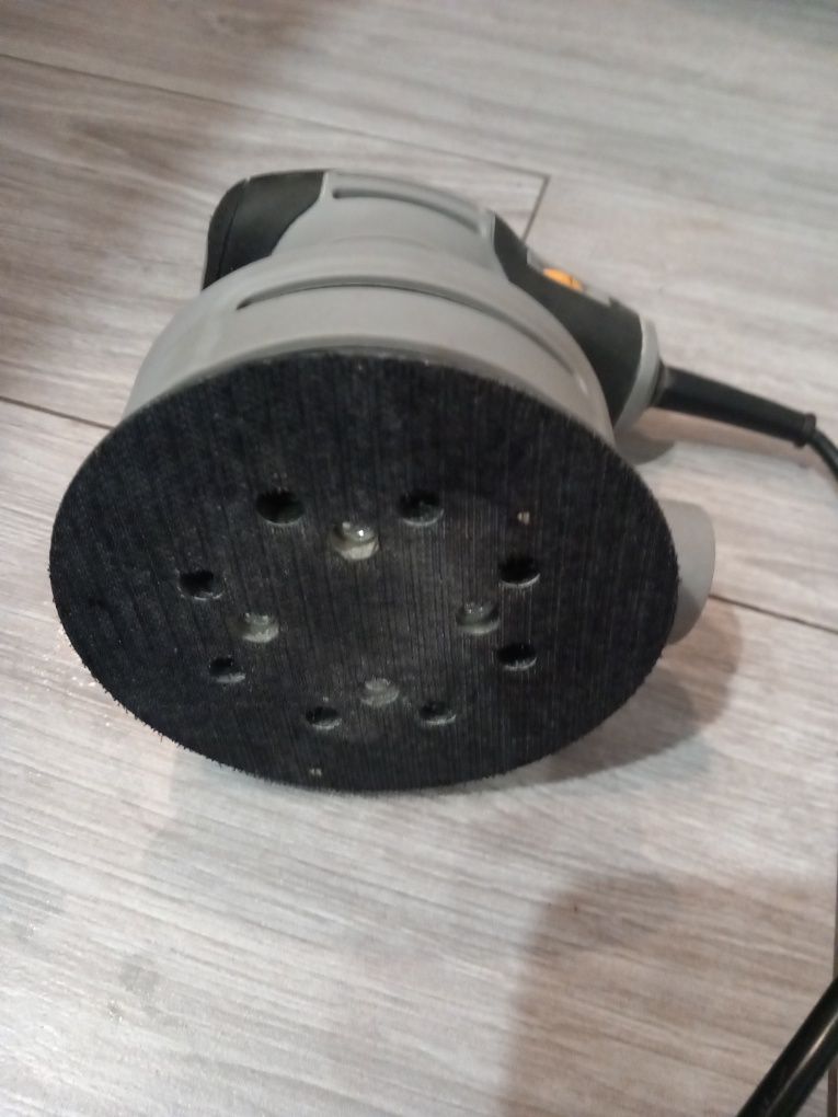 Szlifierka oscylacyjna TITAN 300W