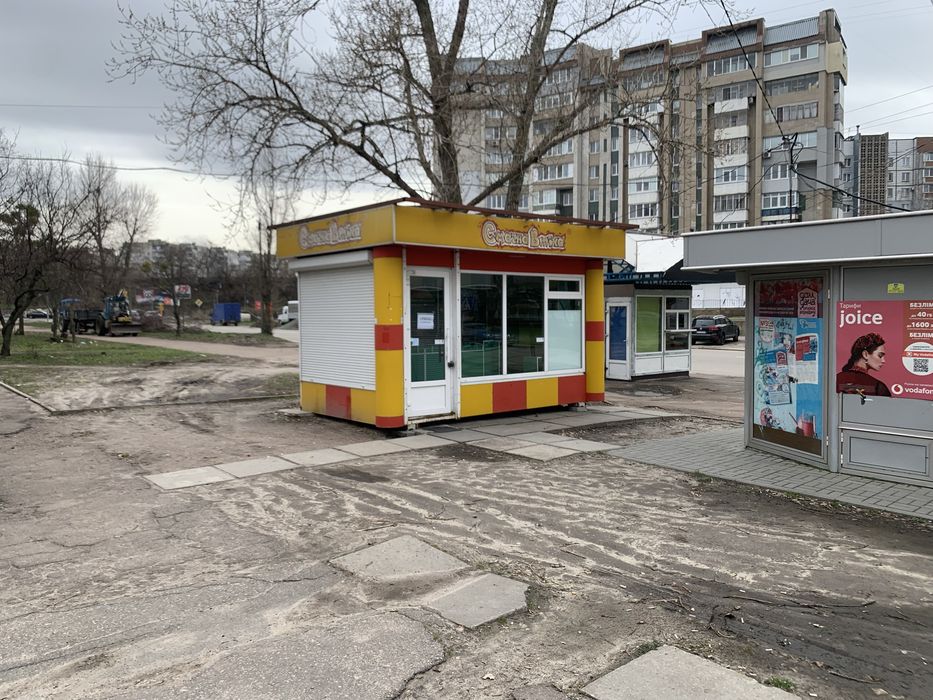 Здам павільон,Митниця