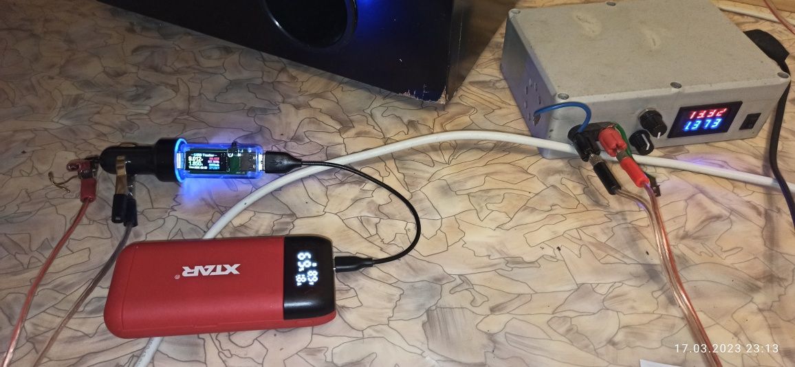 Зарядний пристрій 18Вт USB для телефону в прикурювач авто.