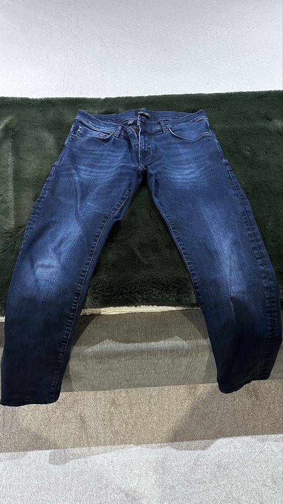 Lote de roupa de marca