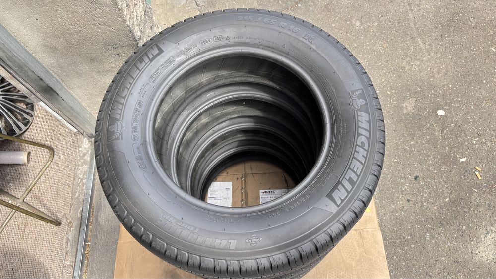 Komplet michelin 215/65/16 z 2023 roku 6mm