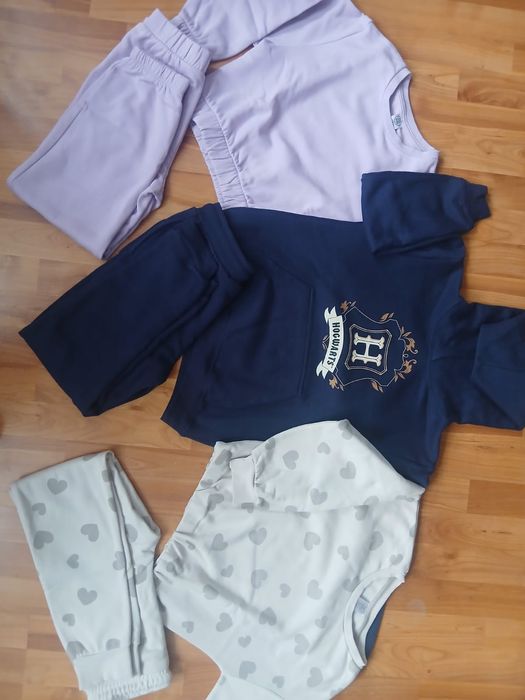 Paka modnych ubrań jesień r. 134/140 ok. 40 sztuk szerokie spodnie