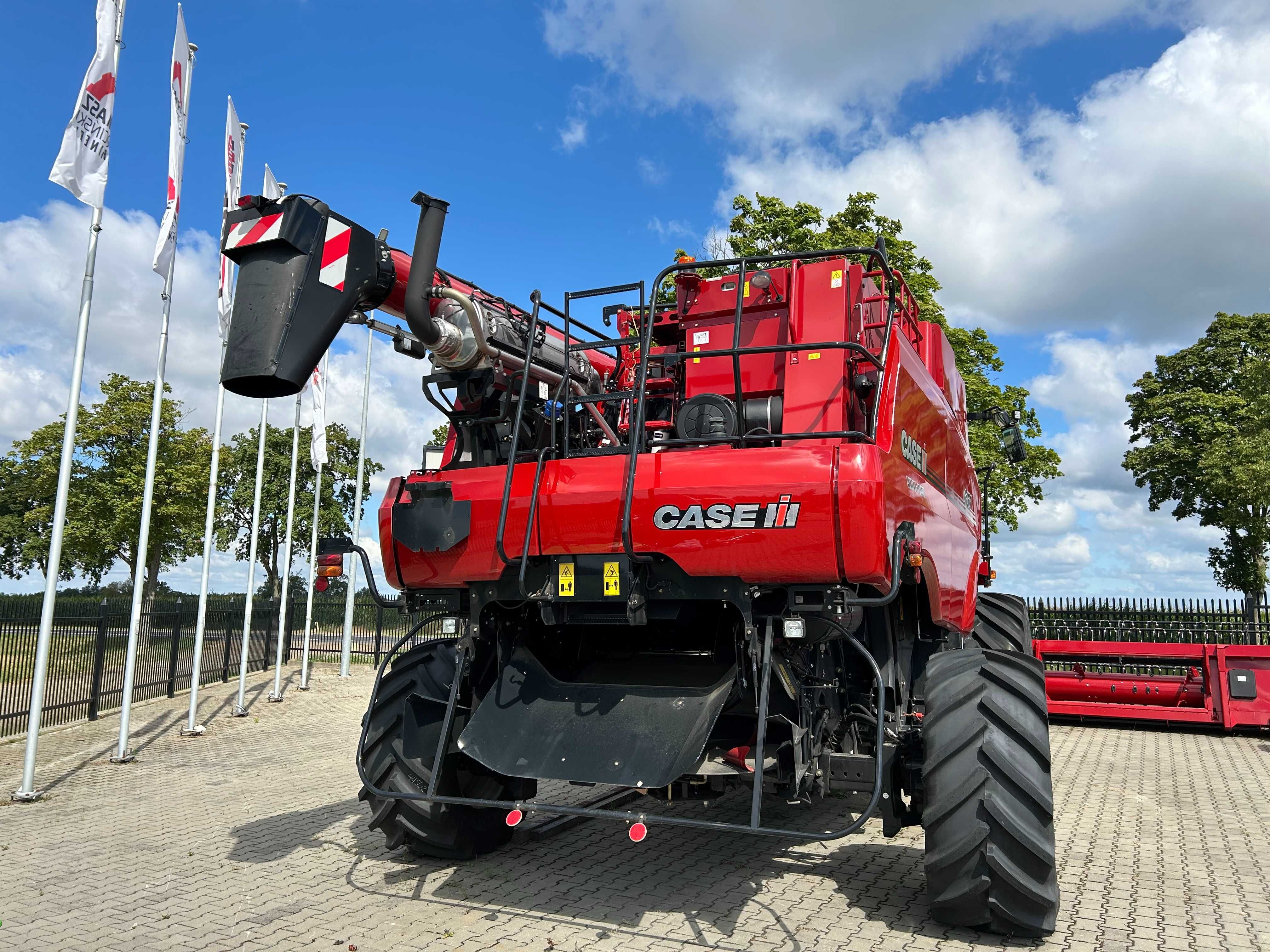 Kombajn CASE IH model Axial Flow 6150 OD RĘKI