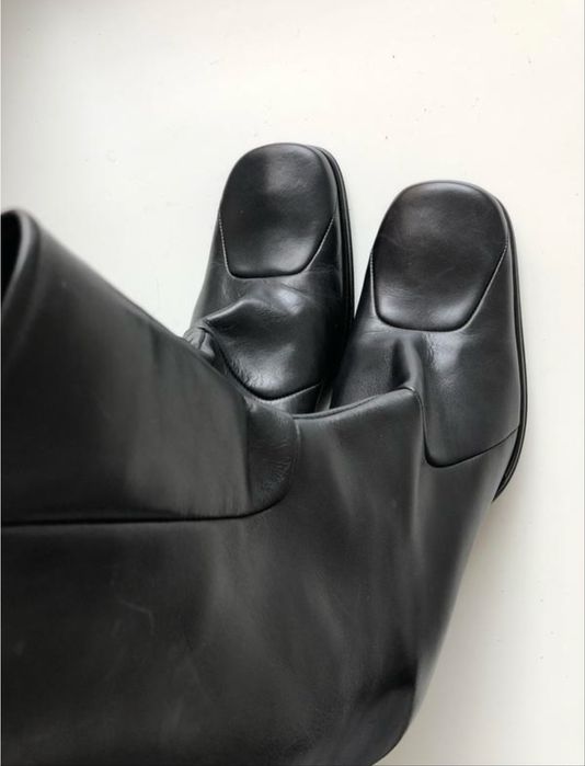 Чоботи шкіряні на підборах