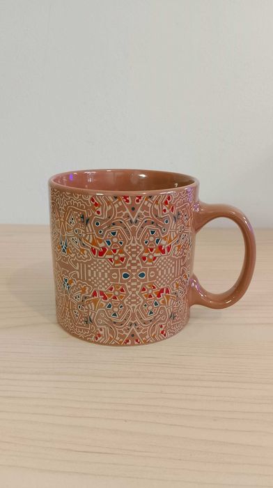 Kubek brązowy we wzory, piękny, duży, 400 ml.
