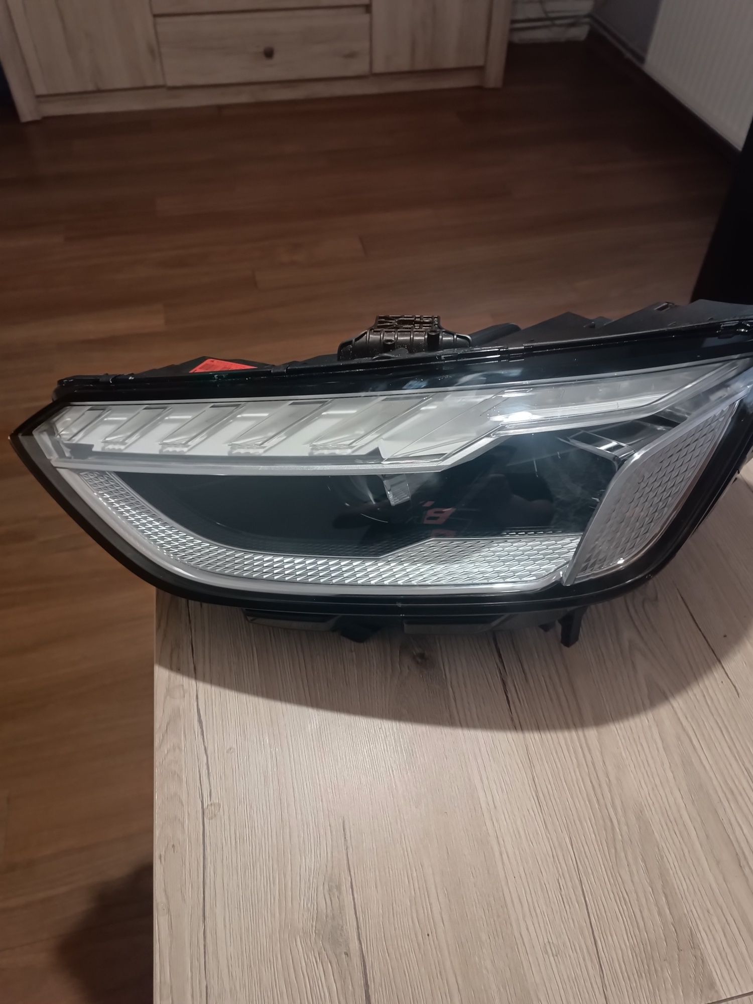 Lampa przód Audi A4 B9 full led