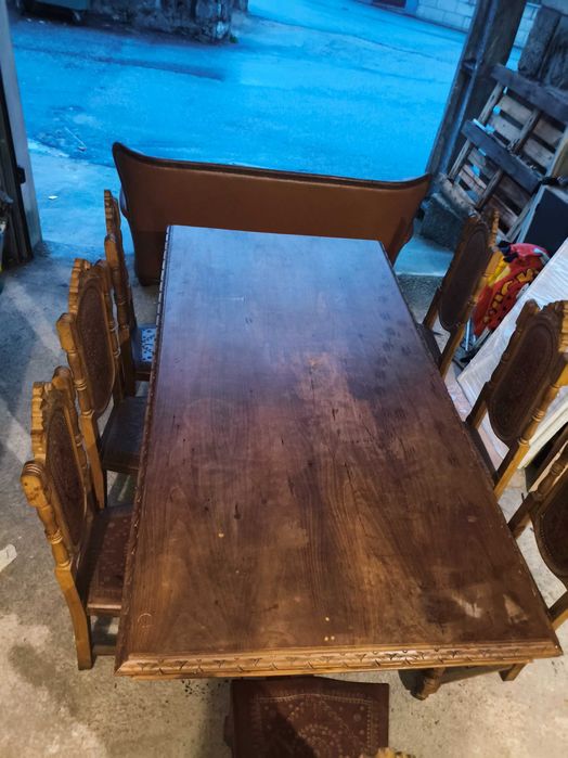 Mesa de sala com 7 cadeira