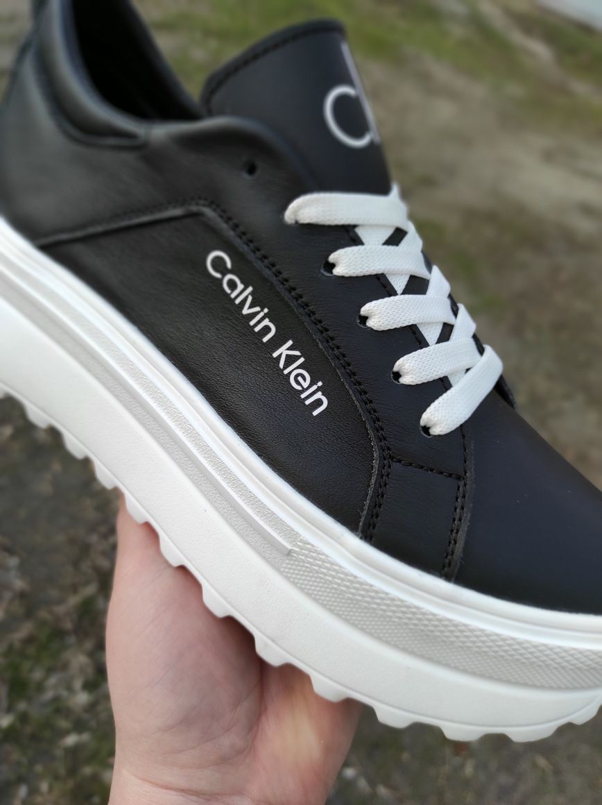 Кожаные женские кроссовки Calvin Klein