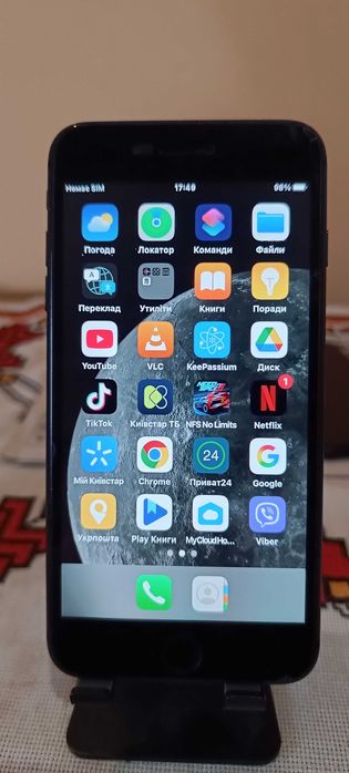 Вживаний Аппл Айфон 8 плюс 256 гб.