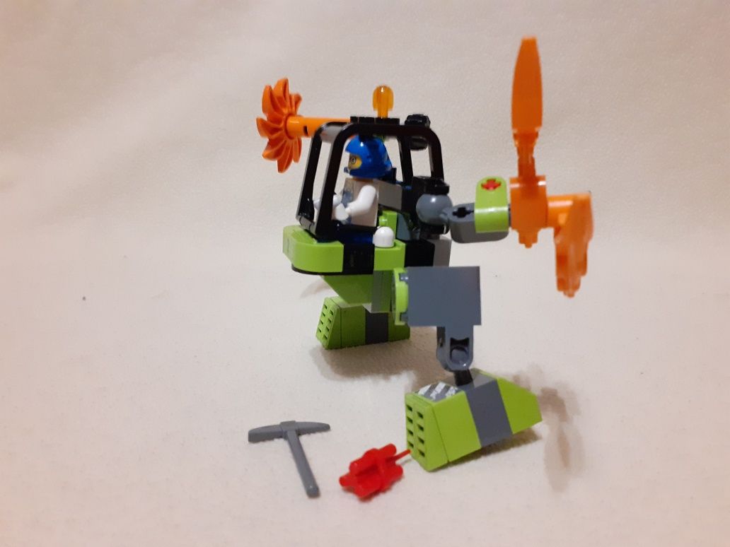 Lego Power Miners 8957 - Robot górniczy