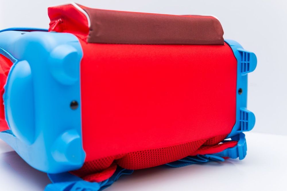 TORNISTER AUTA usztywniany 21L czerwono-niebieski