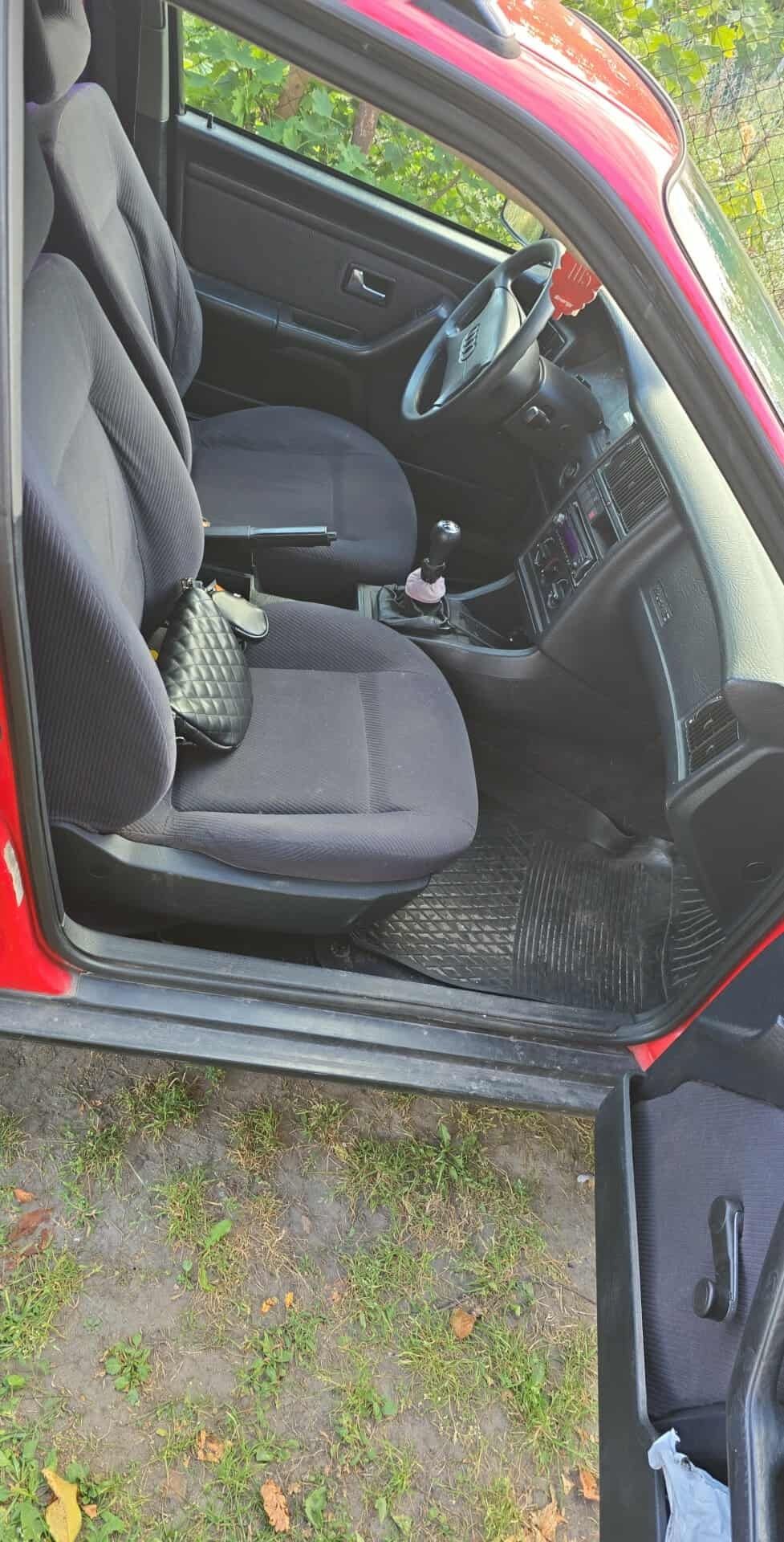 Audi 80.   B4 2.0