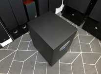 Dobrej klasy duży subwoofer aktywny TEUFEL S 5000 SW certyfikat THX