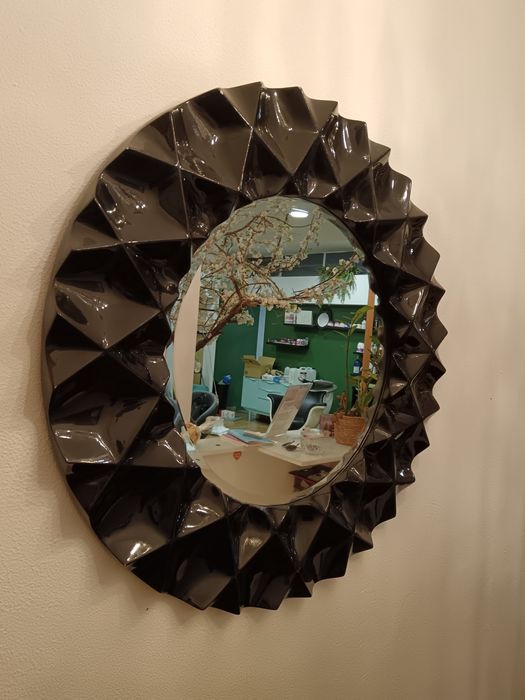 Espelho de parede decorativo — moldura preta facetada (moderno e impon