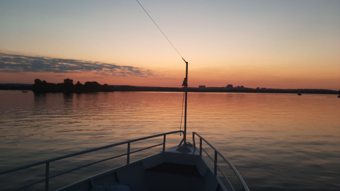 Продаю моторную яхту, катер, теплоход