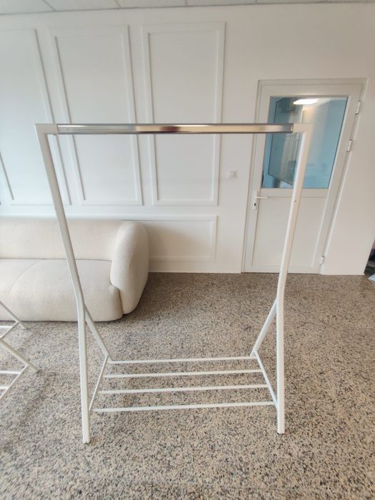 wysoki 165cm, wyższy i solidniejszy niż z Ikea wieszak stojący biały