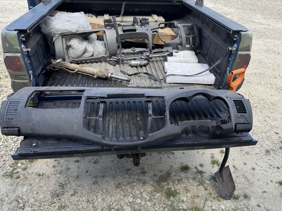 Toyota Hilux панель торпеда