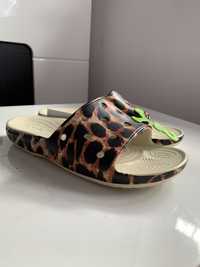 Crocs panterka 42-43