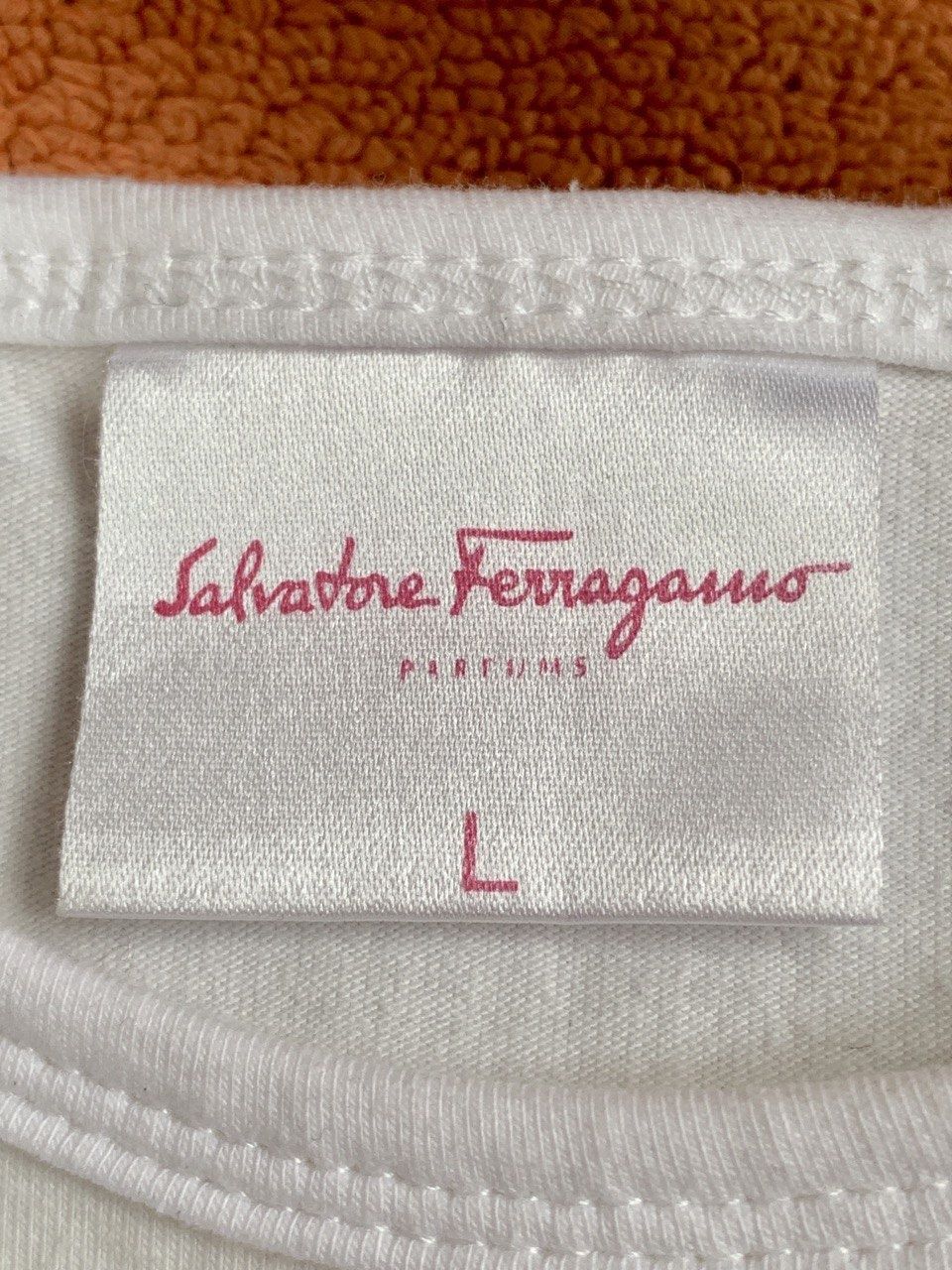 Salvatore Ferragamo patfums футболка