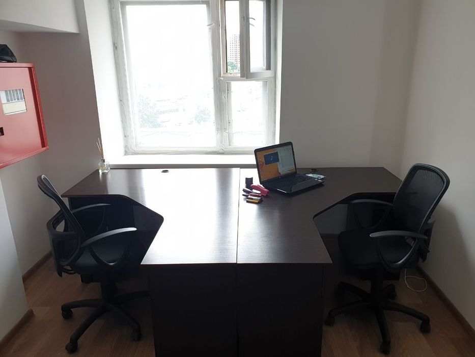 Стіл офісний м.Київ, лівий берег!