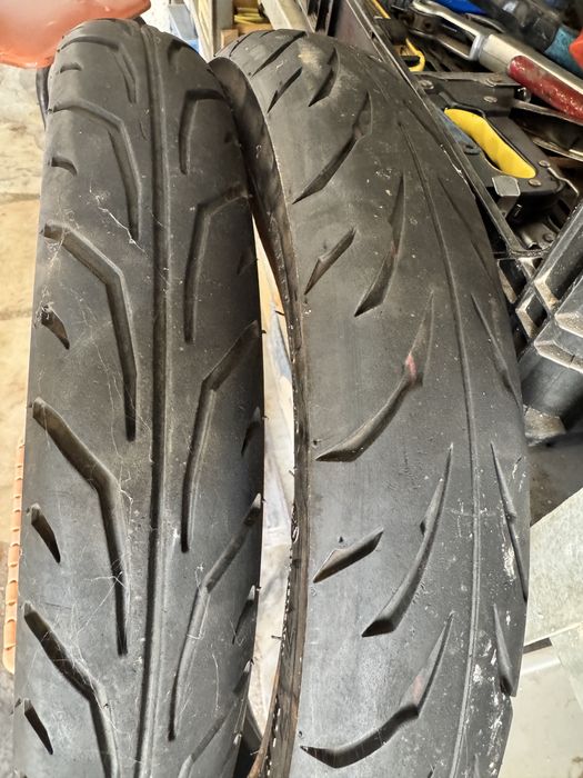 Pneus mota 17  (dois)