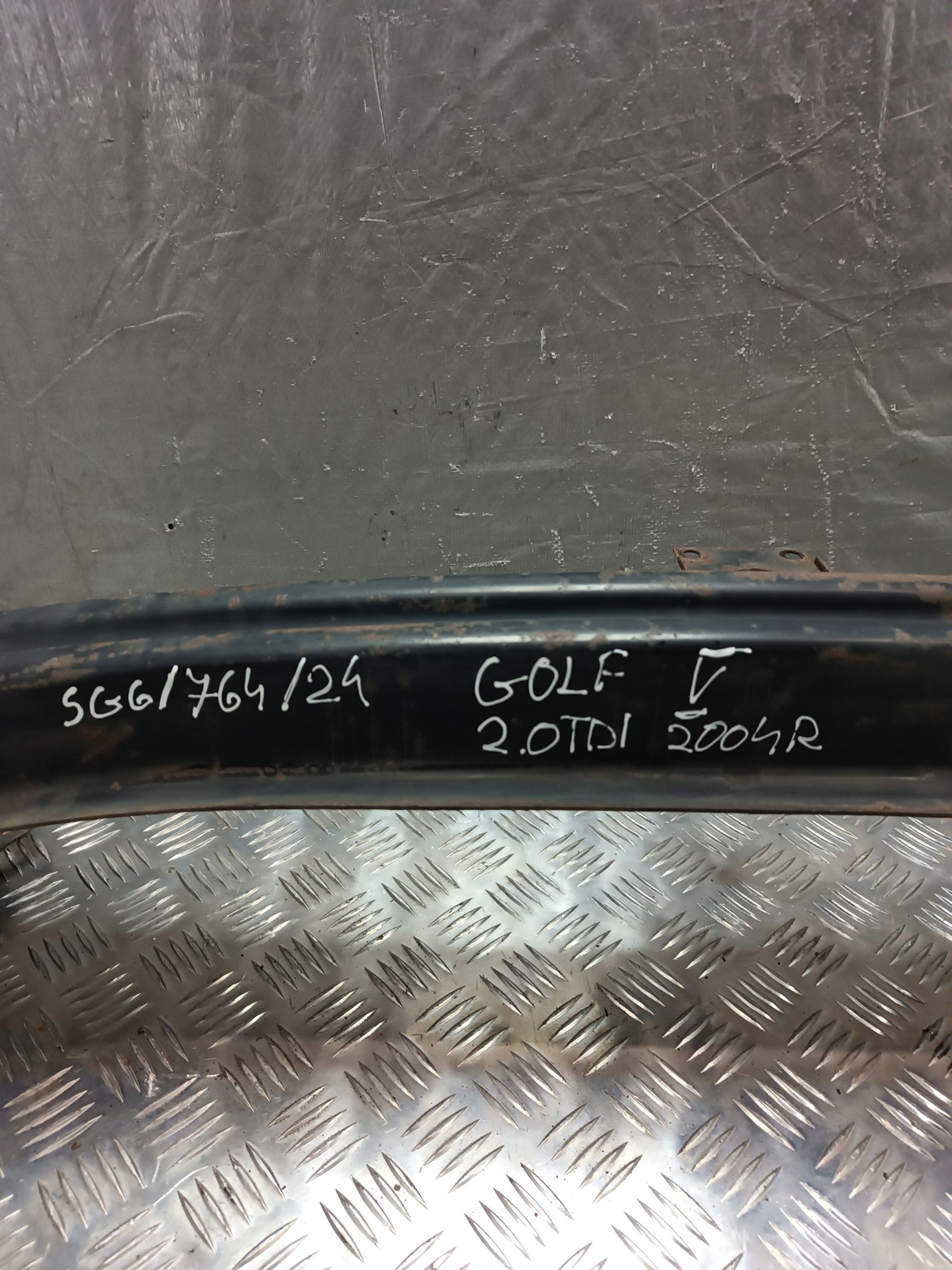 Wzmocnienie Zderzaka przód Golf V Plus 2004r 2.0TDI