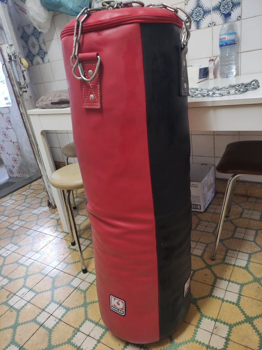 Saco de boxe kohler e luvas 12oz (como novo)