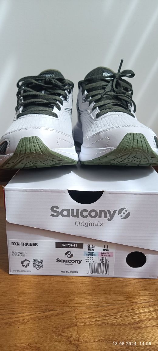 нові оригінальні кросівки saucony