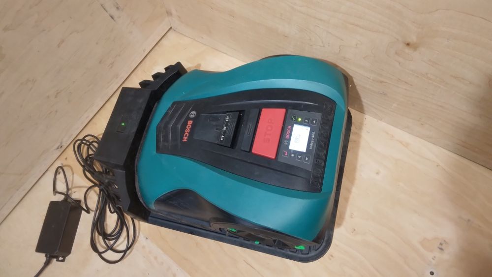 Robot koszący Bosch Indego 400 kosiarka samojezdna Bosch