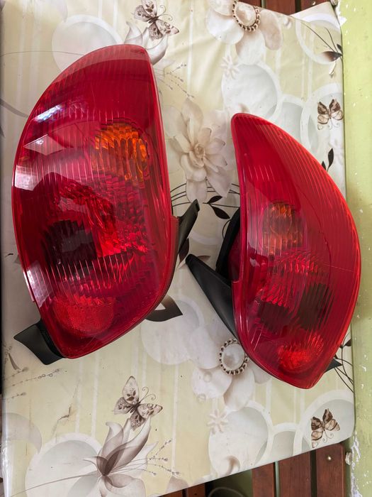 Światła tylnie Peugot 206+
