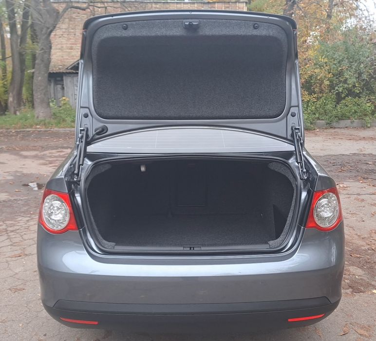 Продам Фольксваген Джета 2006 рік 2.0 FSI