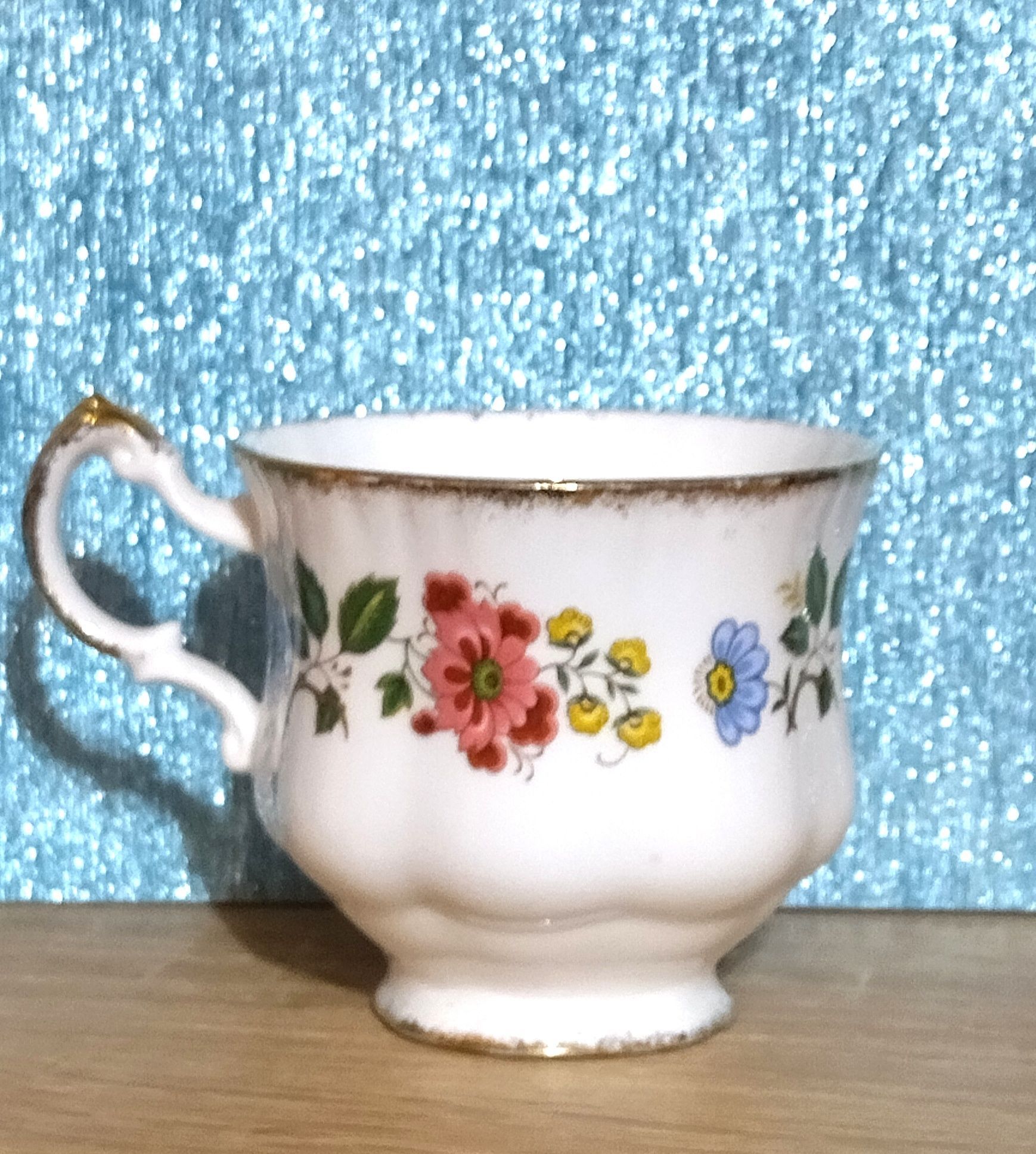 Filiżanka do kawy, porcelana kostna.